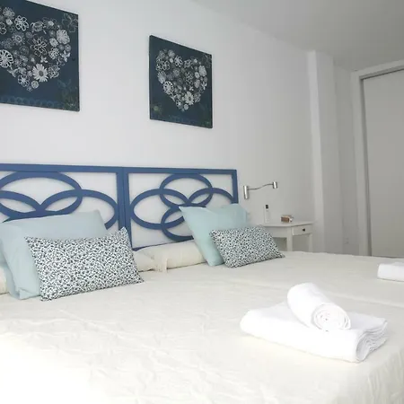 Balcon De - Adults Only *